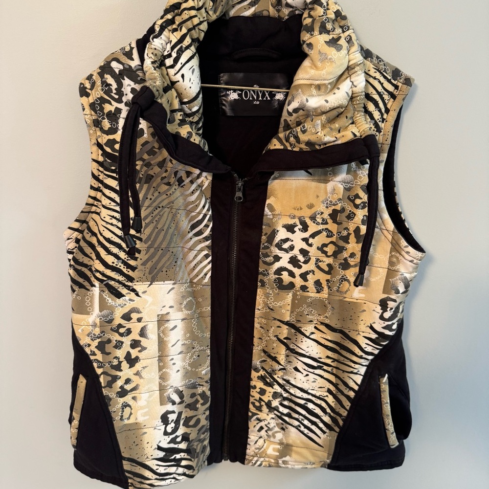 ONYX Women's Vest Quilted Animal Print Size LARGE